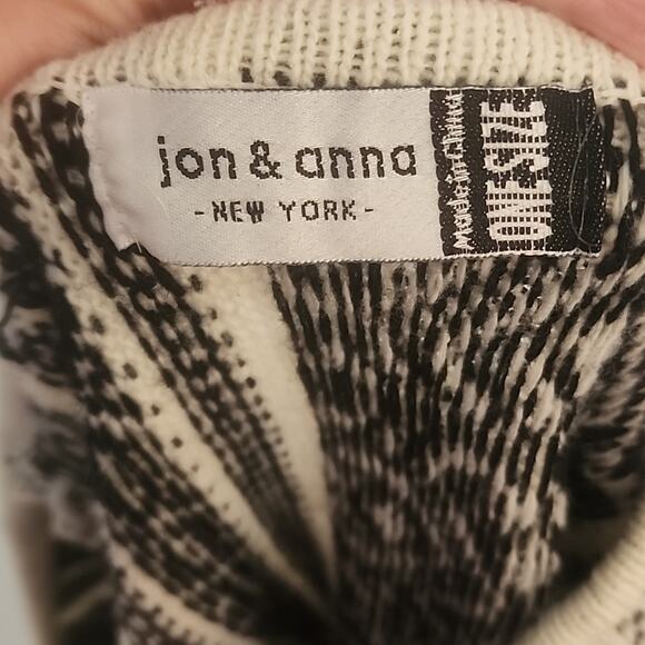 Jon & Anna Poncho, One Size - Picture 5 of 6